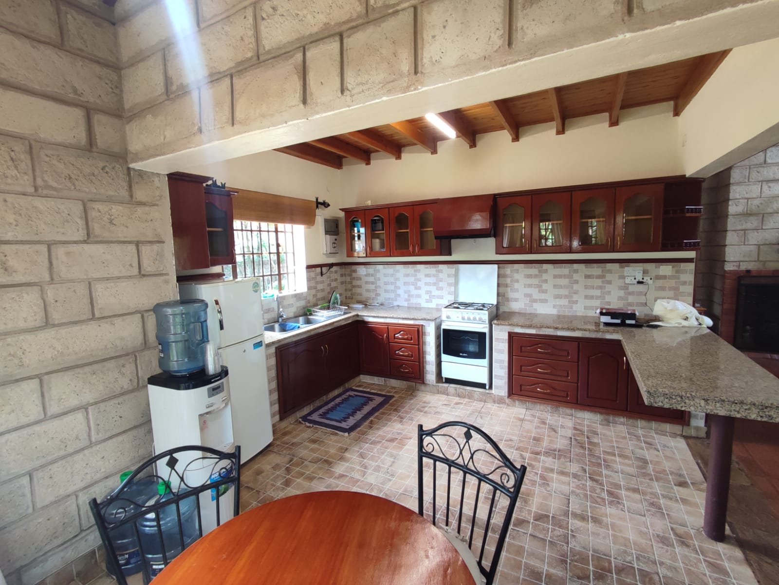 3C325A77-919E-44DC-AC8E-0C226302AE5A