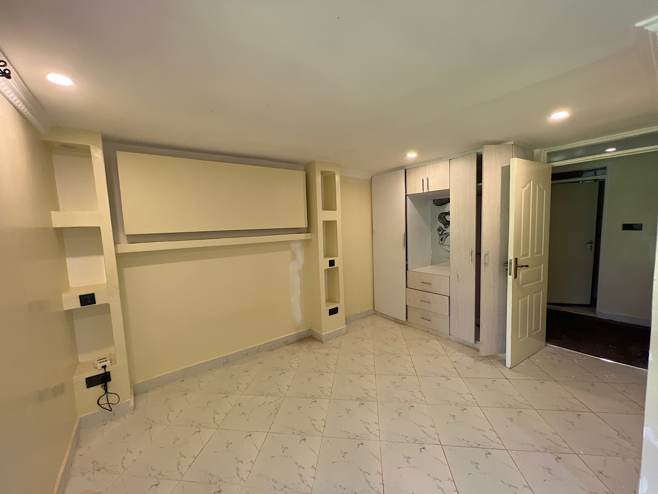 57E6B795-0CF1-4563-B6E6-4D9DEF09ADA2