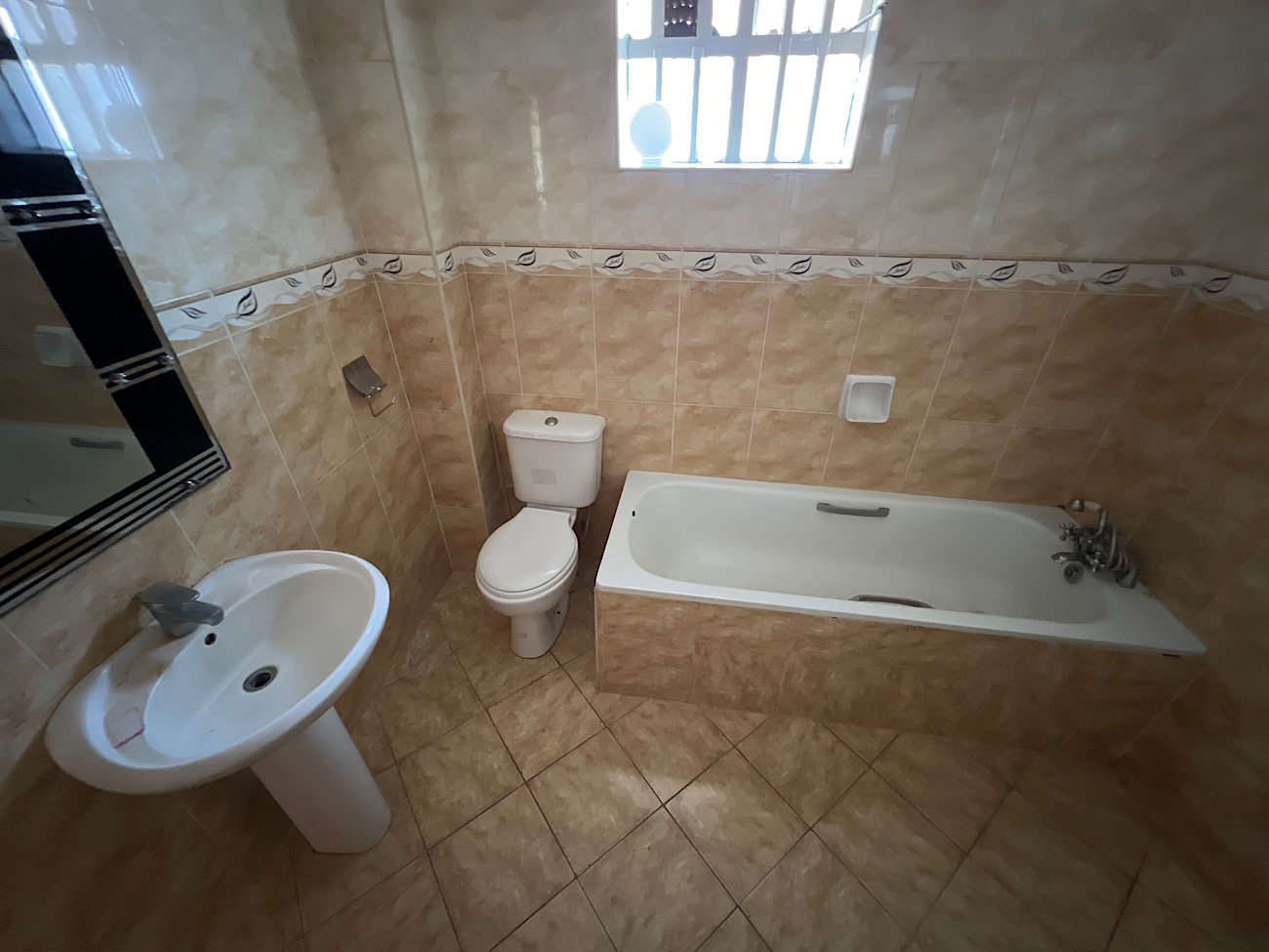 61061E64-FF28-45B0-BBFF-98429EF67B41