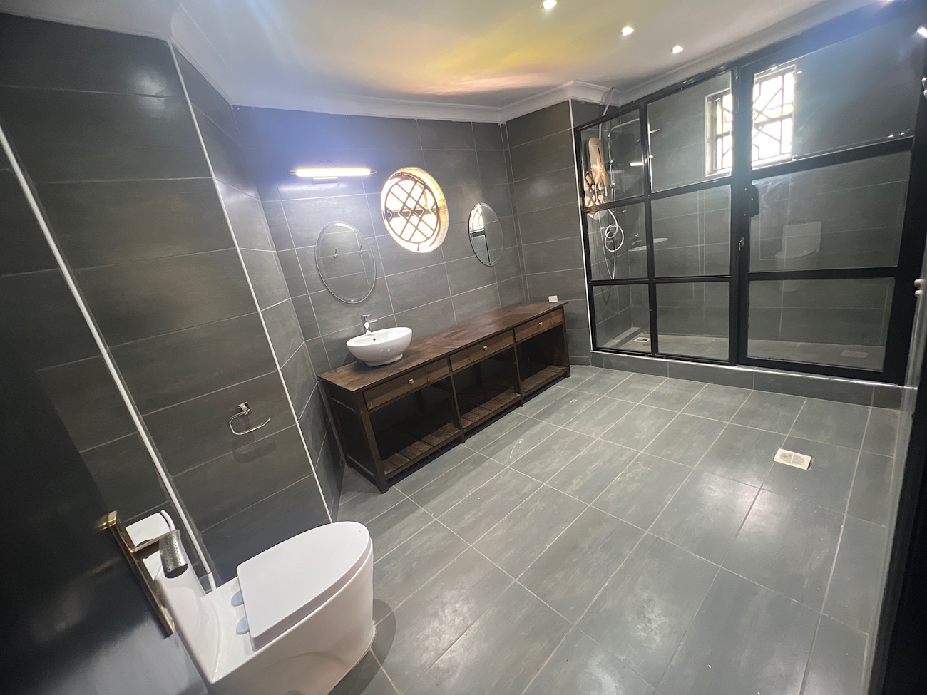 935AAFF2-52D3-45B6-BABA-10AD4747DE5C