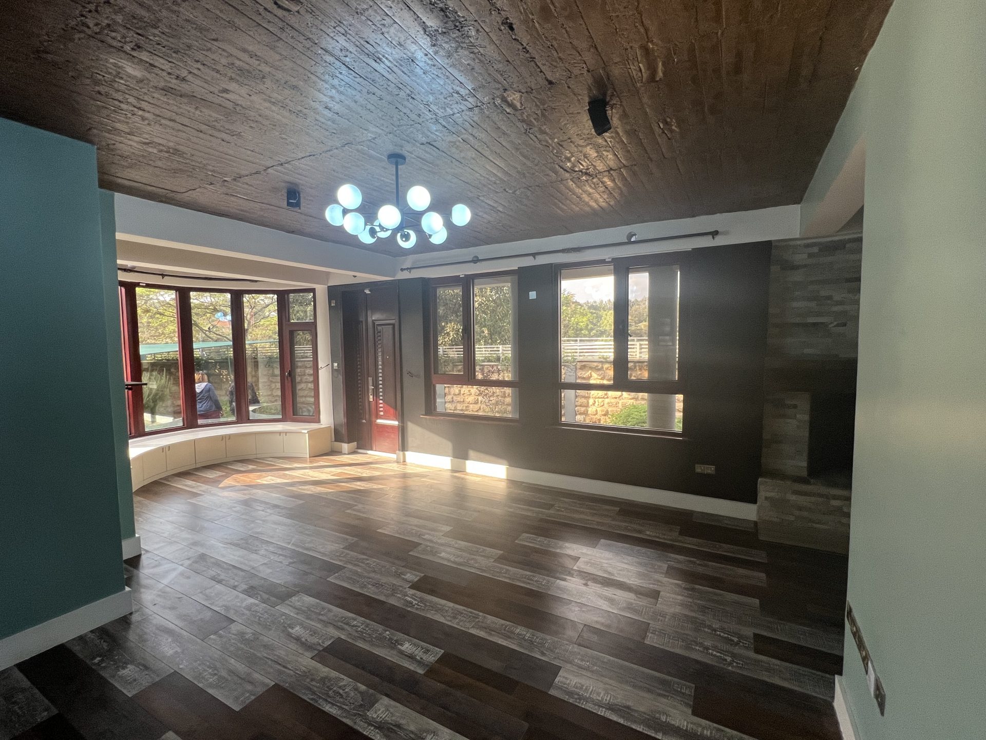 F184E2D3-A983-47EB-8204-94B94401B237