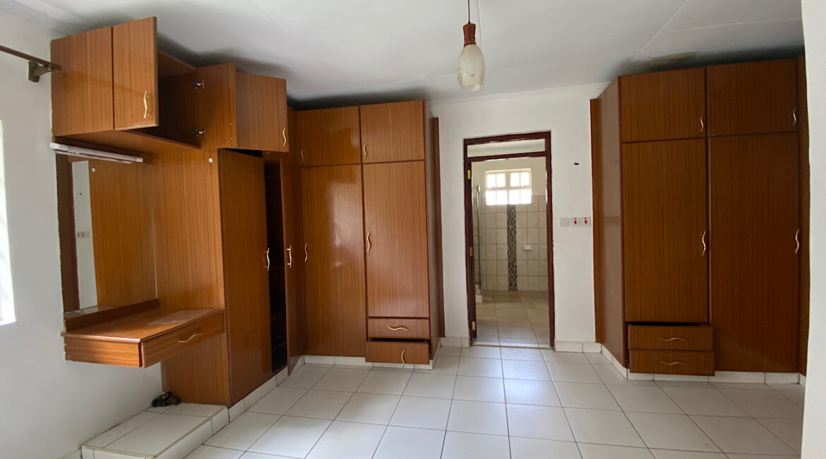 2CEE3D96-3653-4DAB-A27E-053FB8542F56