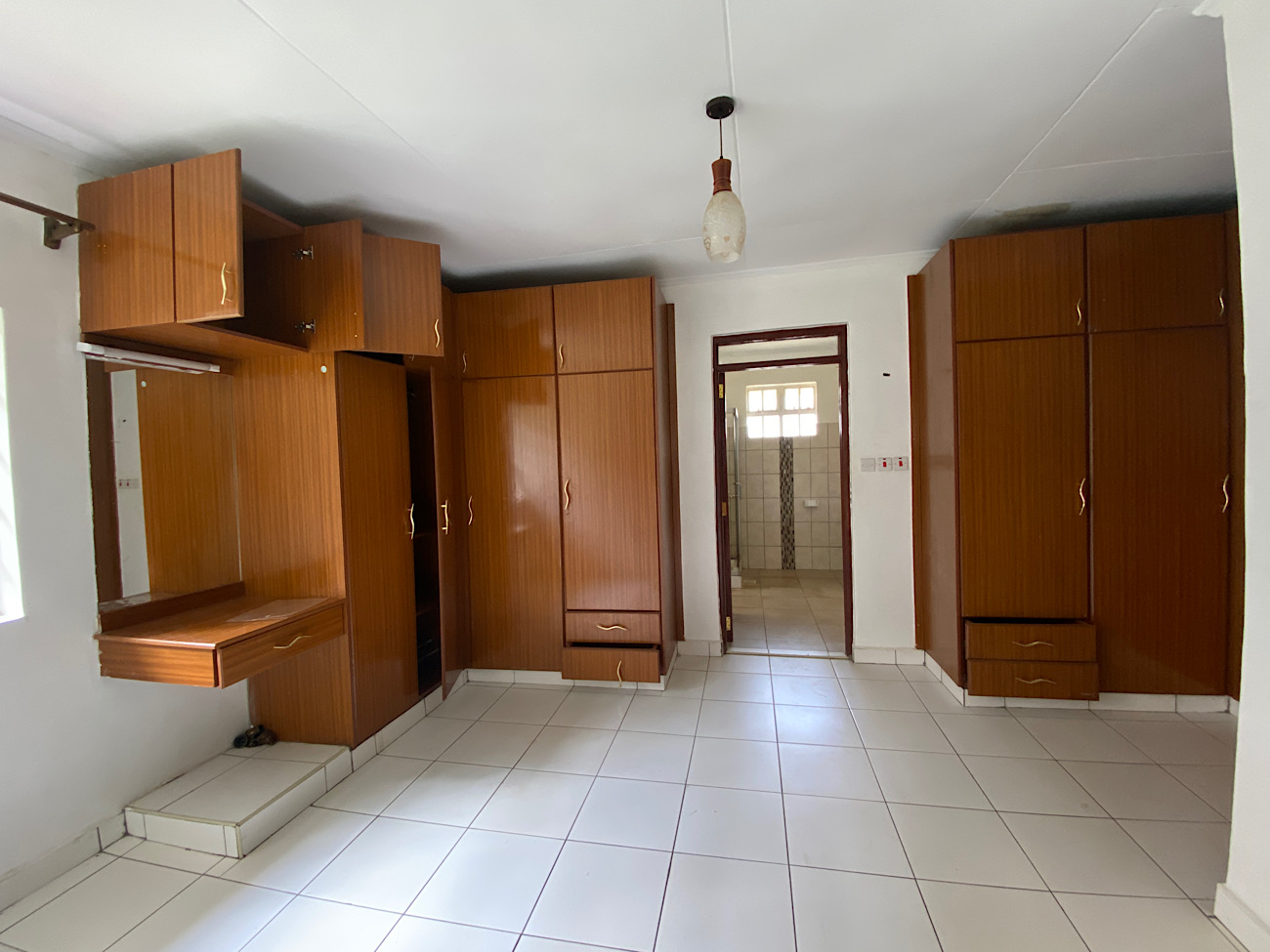 2CEE3D96-3653-4DAB-A27E-053FB8542F56